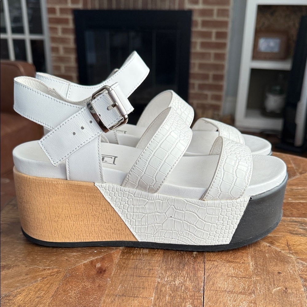 Cult Gaia White Leather Snake Platform Sandals 39/9